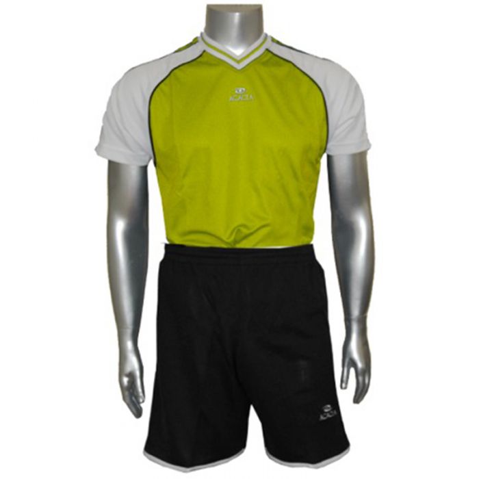 Fade-resistant Acacia Rio Yellow Jersey in action on the field